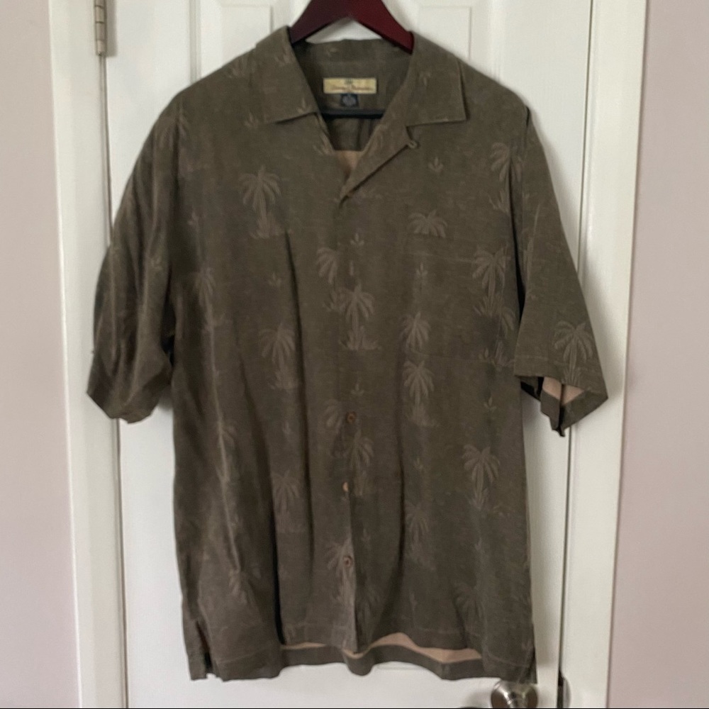 Tommy Bahama Hawaiian Shirt - M